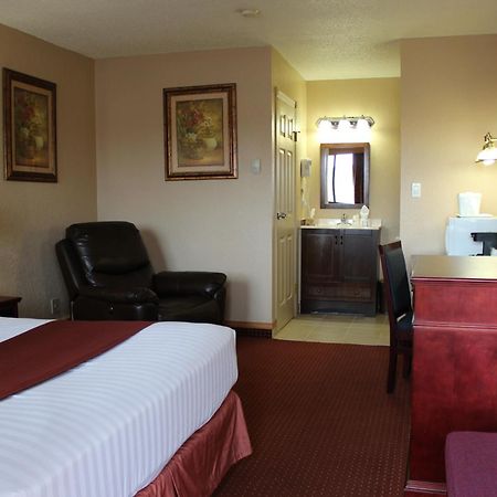 Howard Johnson By Wyndham Red Deer Εξωτερικό φωτογραφία
