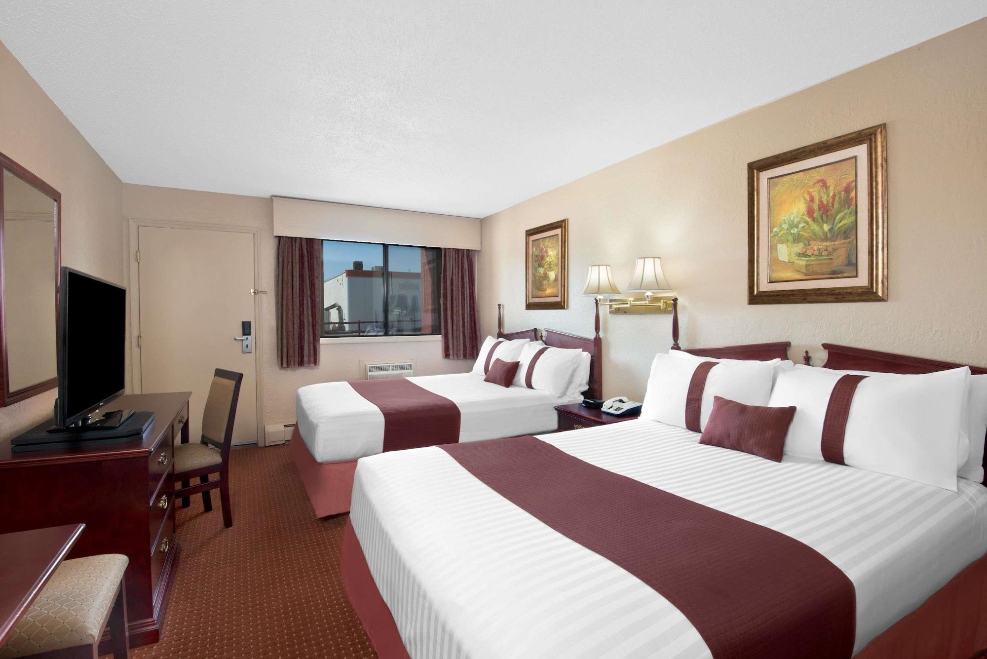Howard Johnson By Wyndham Red Deer Εξωτερικό φωτογραφία