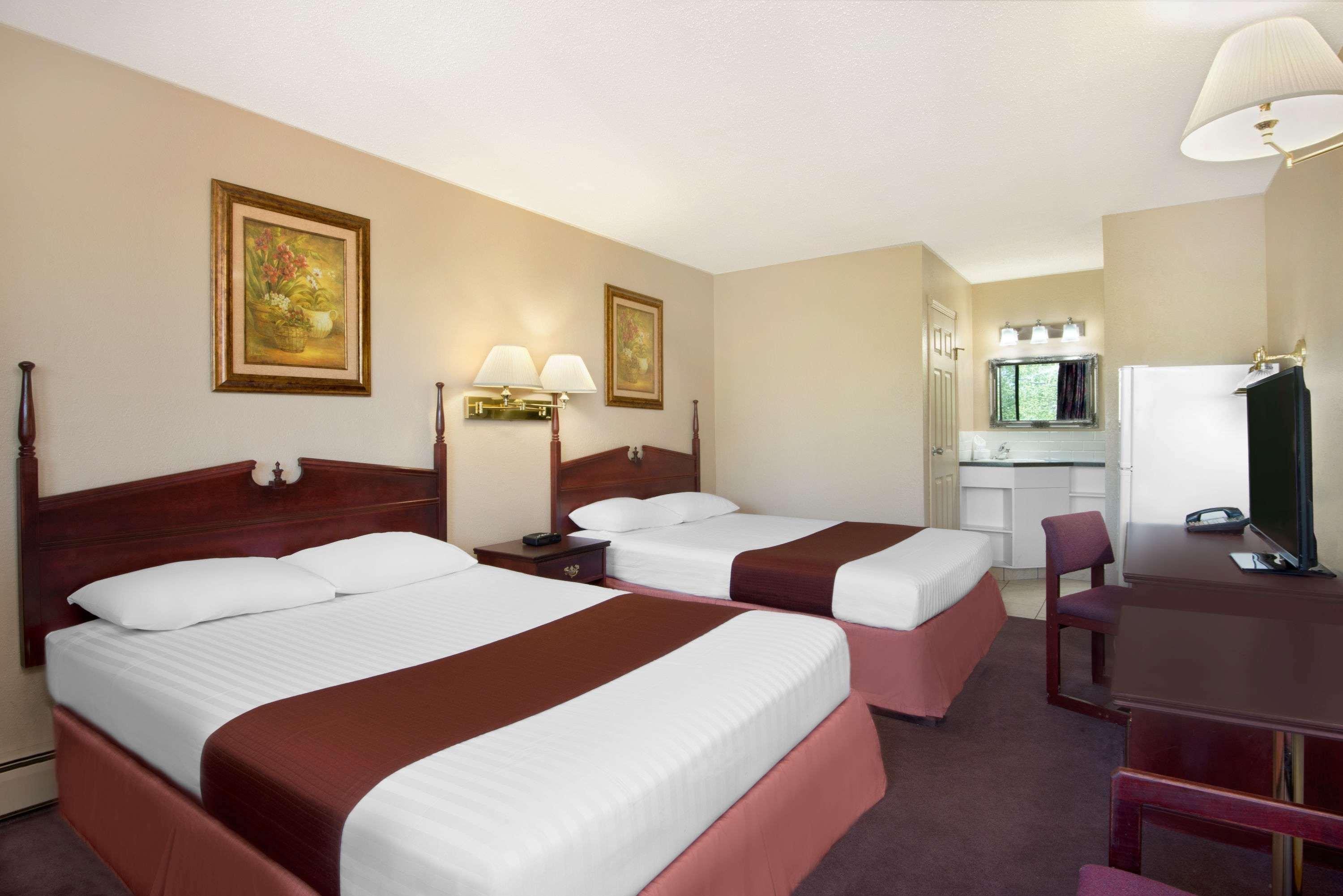 Howard Johnson By Wyndham Red Deer Εξωτερικό φωτογραφία