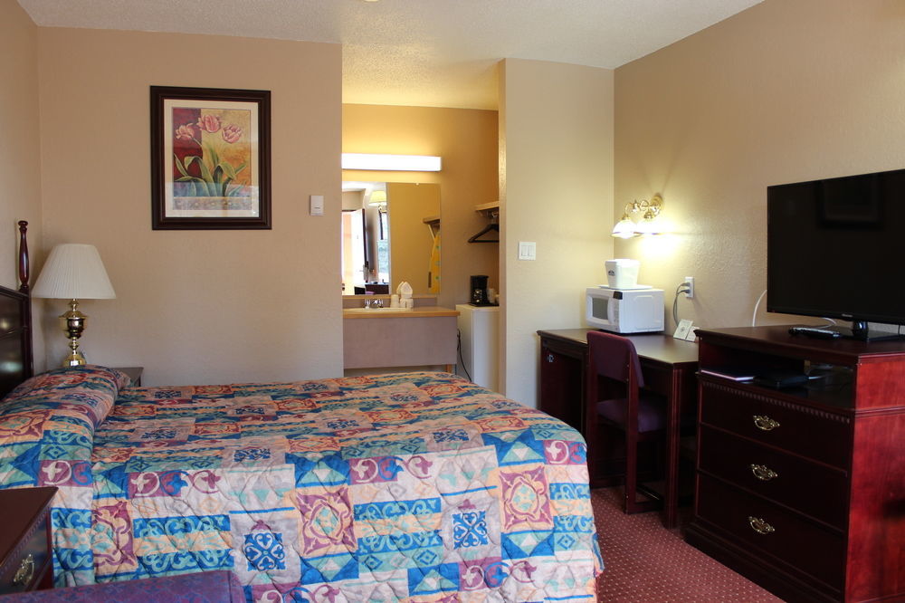Howard Johnson By Wyndham Red Deer Εξωτερικό φωτογραφία