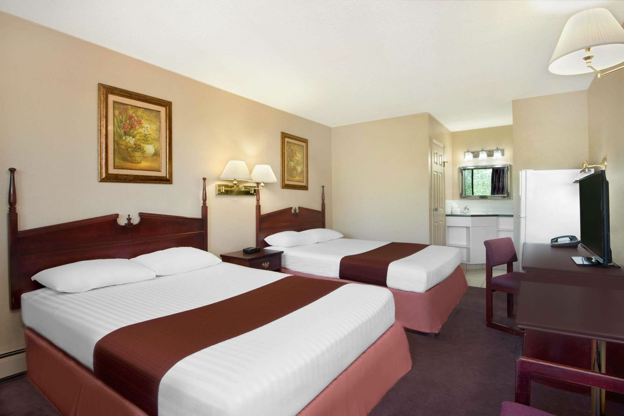 Howard Johnson By Wyndham Red Deer Εξωτερικό φωτογραφία