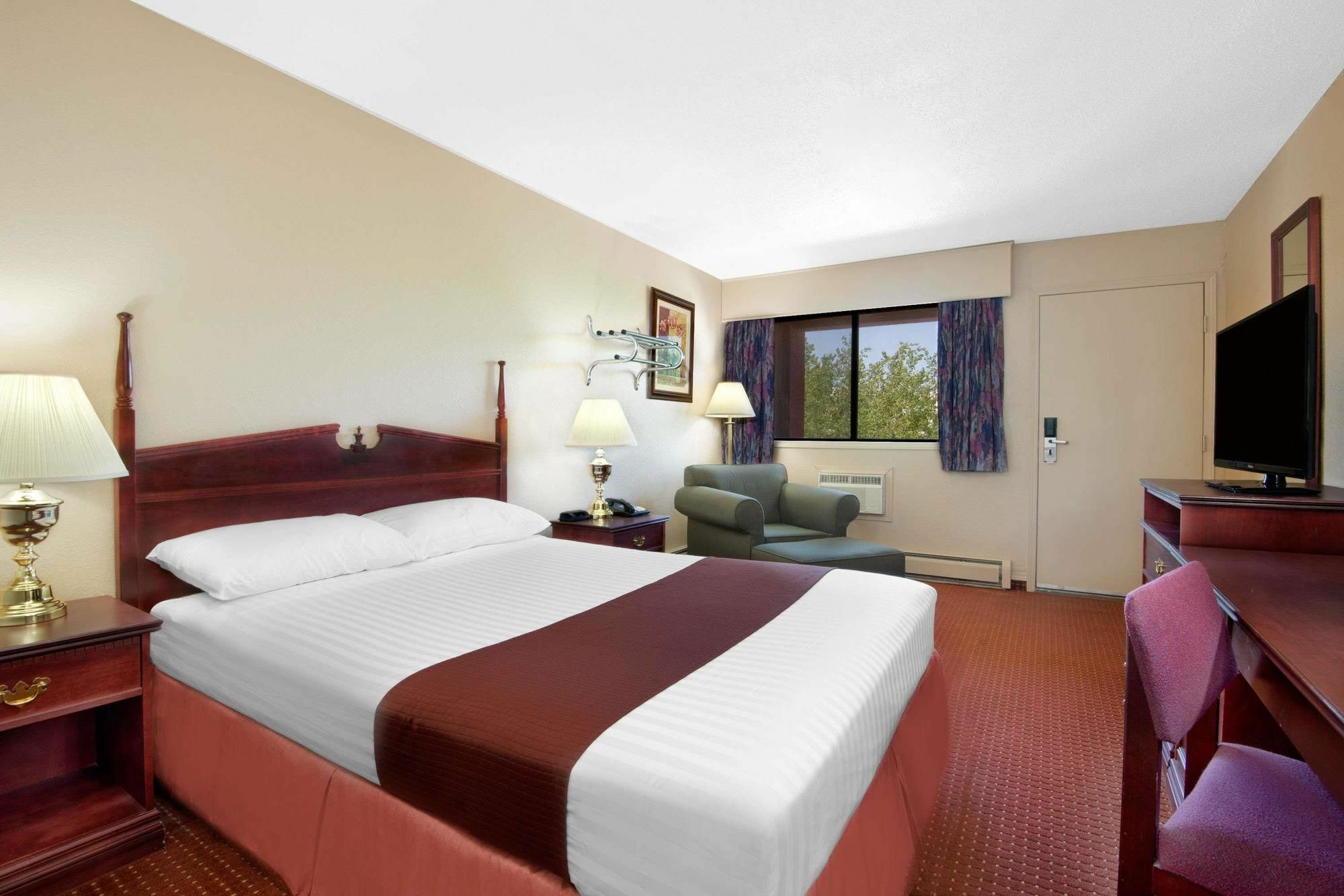 Howard Johnson By Wyndham Red Deer Εξωτερικό φωτογραφία